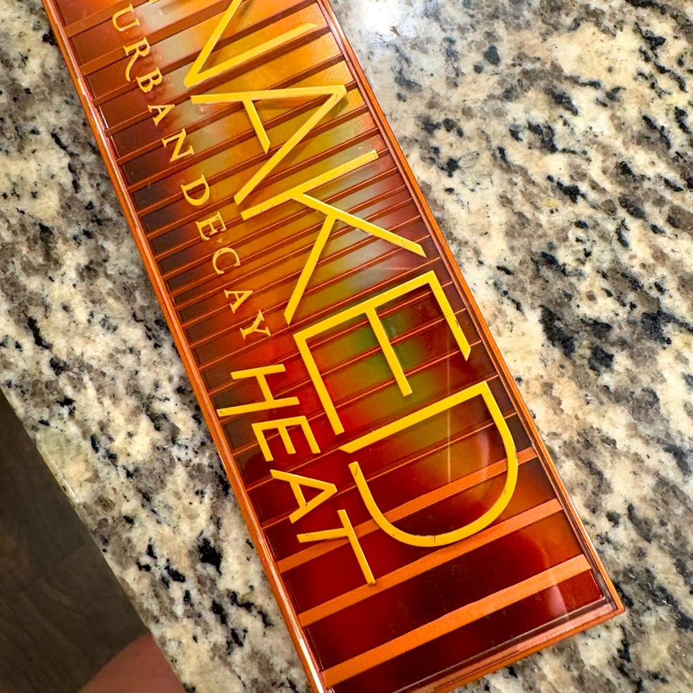 Urban Decay Naked Heat Eye Pallet